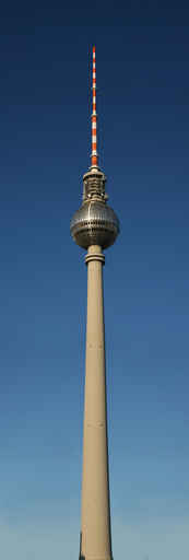 Berliner Fernsehturm Telespargel im Hochformat