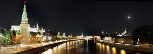 kremlin by night panoramic view