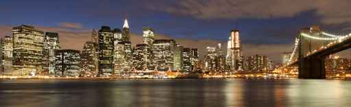 Evening´s skyline of Manhattan from Brooklyn side, New York, USA